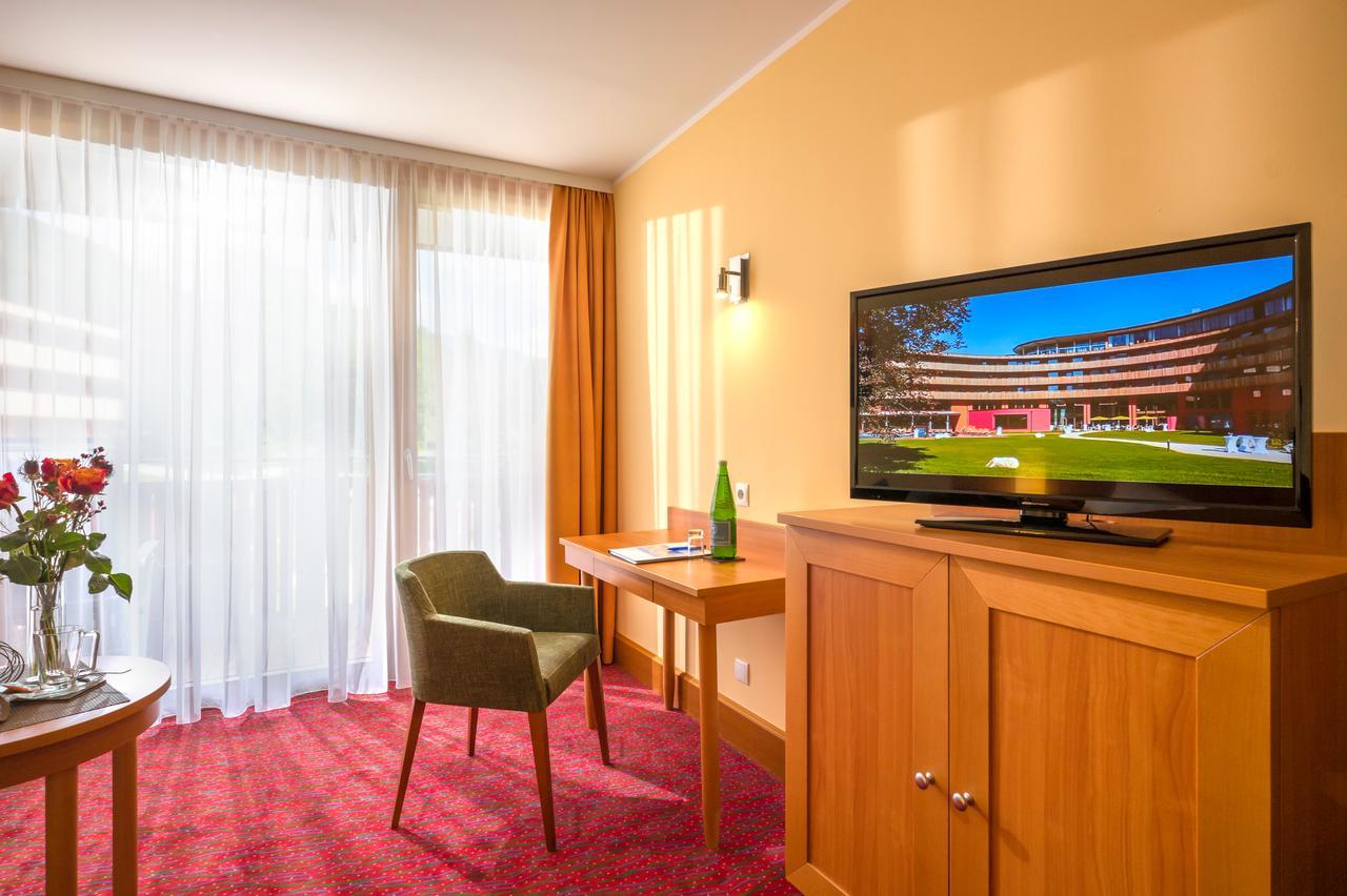Vivea Gesundheitshotel Bad Goisern באד גויסרן מראה חיצוני תמונה